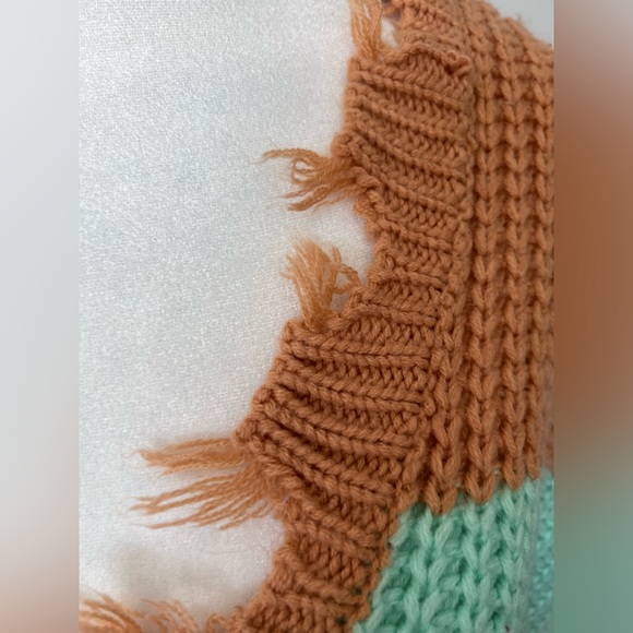 Miracle Cropped Sweater size M - Picture 5 of 11